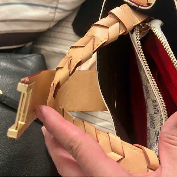 Handbag - Picture 3 of 7